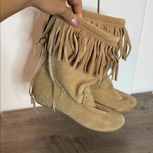 Spring - 38/7.5- Fringed Tan Suede Ankle Moccasin Boots - Lace Up tie back